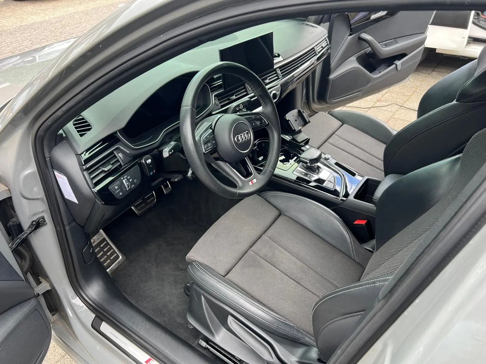 Audi A6 cockpit na interieurreiniging